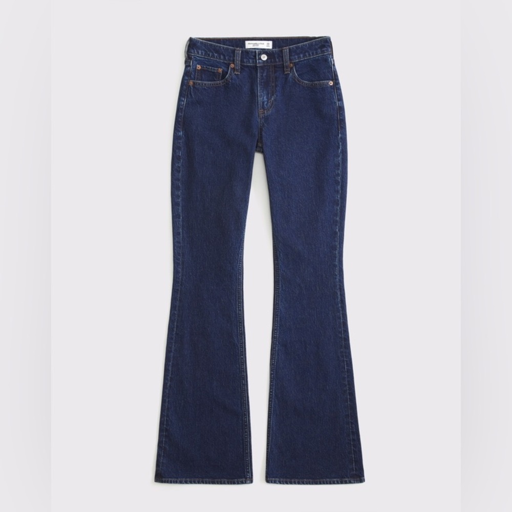 (NWOT) Abercrombie Mid Rise Bootcut Jean